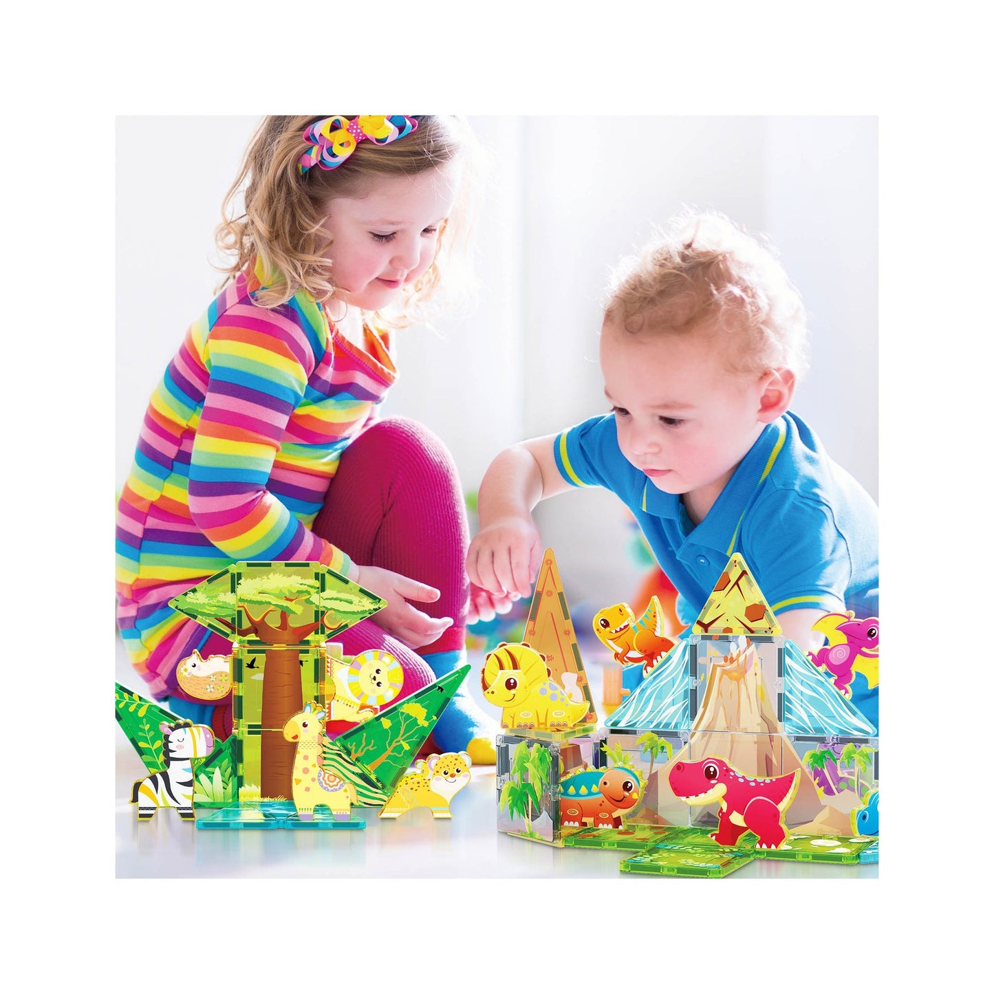 PicassoTiles Magnetic Tiles Safari and Dinosaur Set with 16 Action Figures